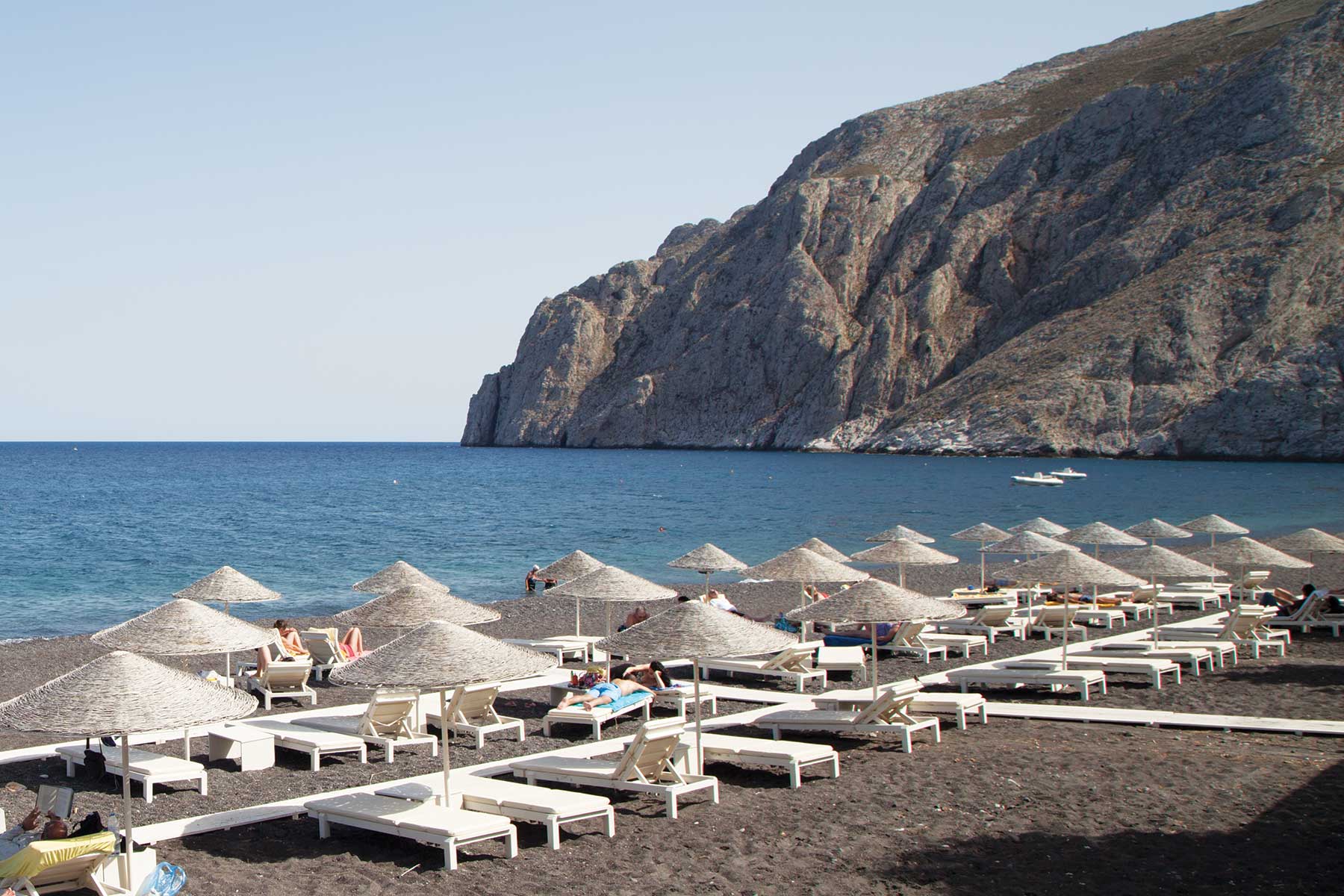 location sail inn studios appartments kamari santorini greece 1