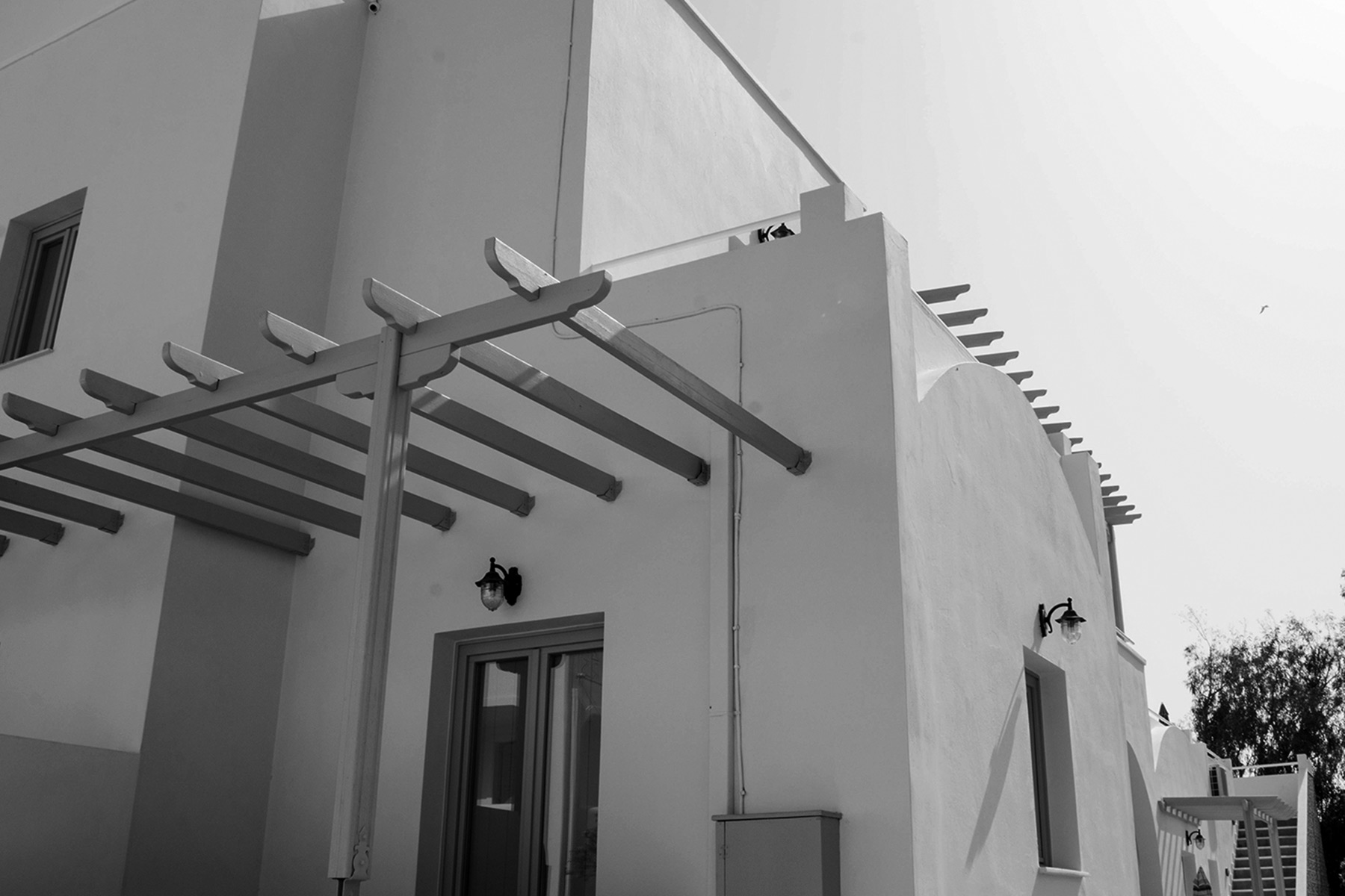 sail inn santorini kamari 3