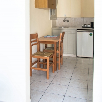 sail inn studios appartments kamari santorini 12